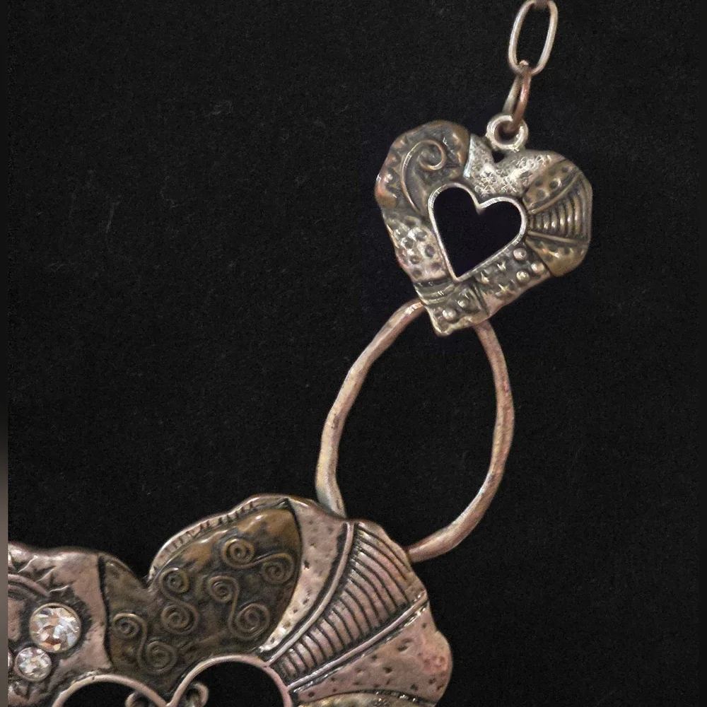 Vintage Heart Pendant Necklace and Earring Set - Picture 4 of 12
